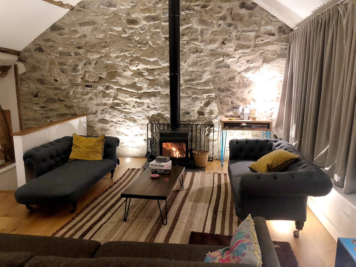 DanDohertyBlog's tweet photo. Hoping we donβt get stranded in Wales due to storm Reya - could be in a worse place though #HolidayBarn #VisitWales #Wales https://t.co/7FiZlUXkTT