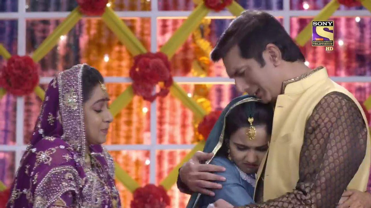 SANGEET~DANCING TO THE TUNE OF LOVE!Be it family or friends they forgot the bitterness,inhibitions,ego & mingled with eo to make the night to remember for Samaina. Years later the joy of sangeet would have taken over the bitterness of few relatives. #YehUnDinonKiBaatHai