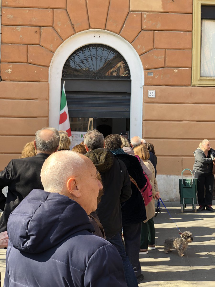 Disegni's tweet photo. C’è SPERANZA! https://t.co/GzYQEANDtc