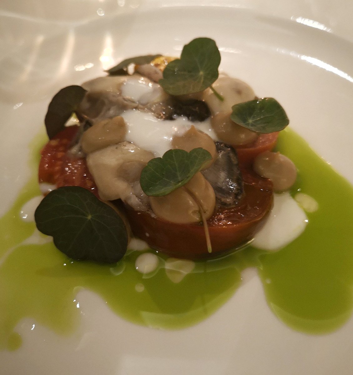 KenmareFoodies's tweet photo. I'm still thinking about the outstanding meal we had last night in @SheenFalls for the 1st of their Wine Academy Weekends with @Delheim Winery &amp; @OBriensWine
Knock out dishes by @cormac2002 &amp; the team, all paired with beautiful South African Wines.
I love where I live 🙏 https://t.co/HGYgA0YvoQ