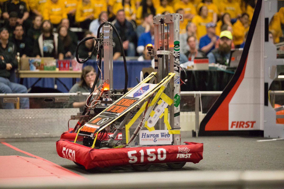 What a weekend for our Hybrid Hornets at Kettering!
Blue banner winner ✅ 
Spirit award winner ✅
Qualified for States ✅
#omgrobots #KetteringFIRST #PrideTraditionExcellence