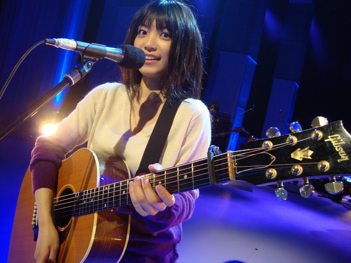 きくちｐ En Twitter アメフラっシ差し入れて Miwa デビュー９周年おめでとう ９年前と同じ Eggmanの 同じバーカウンター 前で観る デビュー29日前の 10年２月２日収録 Music Fair Miwa 初めてのテレビ出演 レオナルイス 西野カナ Alanと True Colors