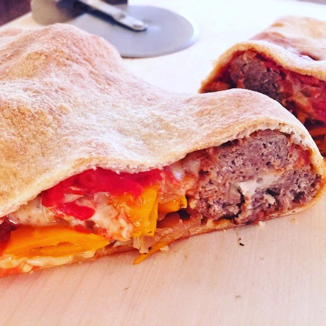 Meatball &amp; Sweet Pepper Calzones Recipe! Sunday Dinner - call some friends! genabell.com/meatball-peppe… #livelovelaughfood #calzones #SundayDinner #ItalianFood