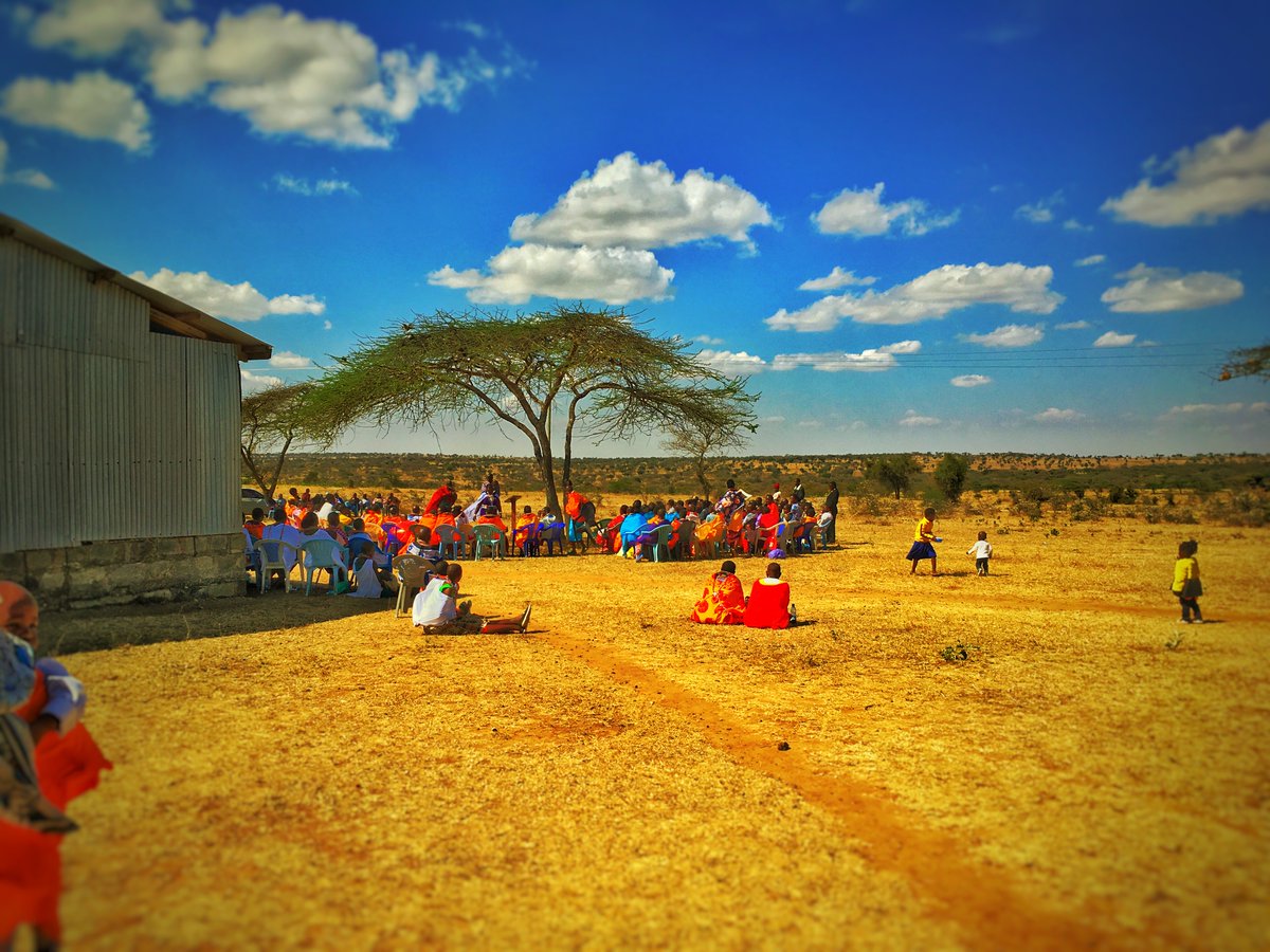 comeunity_now's tweet photo. Kajiado, Kenya is primarily a Maasai tribe region of vibrant, hospitable &amp; generous ppl. Plains stretch endlessly &amp; the night sky is majestic day &amp; night. Kajiado is where COME UNITY was born &amp; where we continue to provide access to #basicneeds, #education &amp; #sustainableincome https://t.co/P5rIrmLOX2