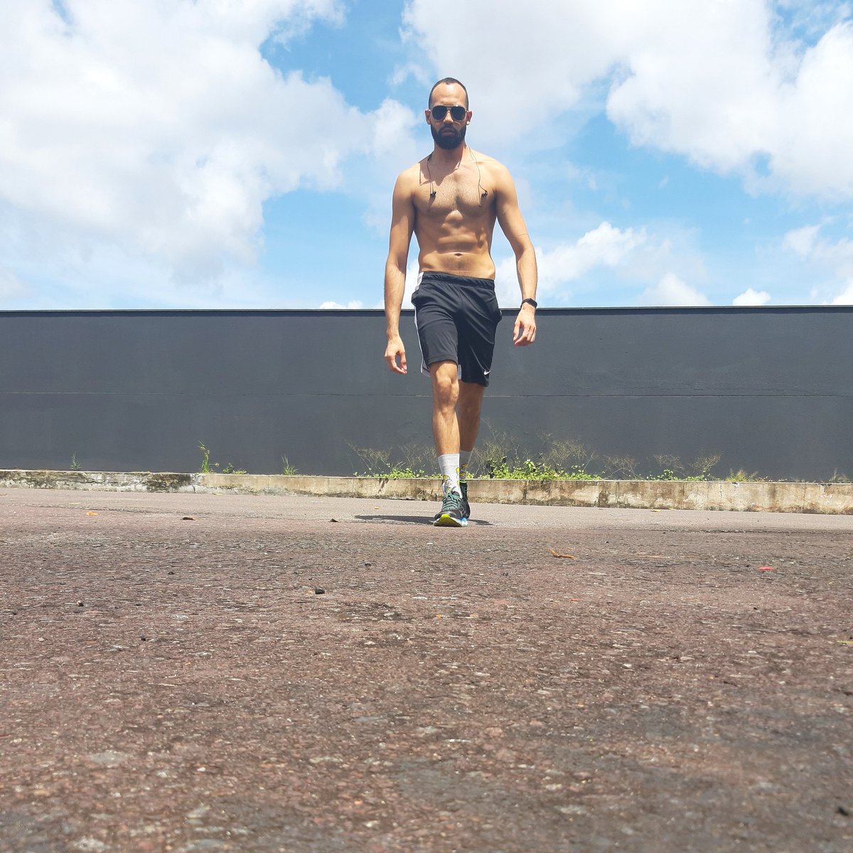 danfev19's tweet photo. Detox your mind.
#lifestyle #morning #sunglasses #barba #barbudo #peludosebarbados #peludo #hairy #sportaday #fit #fitsness #sexy #sexysemservulgar #faixaliberada #pontanegra #manaus #Amazonas #sunnyday #walking #run #running #body #shape https://t.co/HHDIK0nWfQ