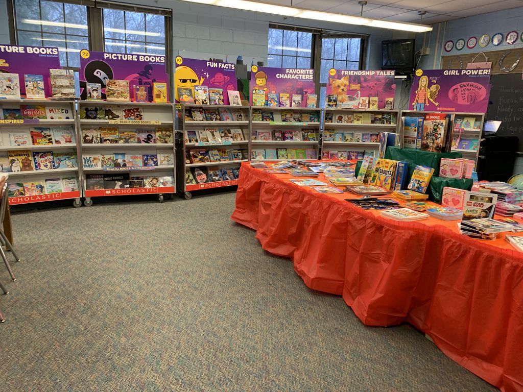A huge shout out to our amazing PTO parent volunteers who helped set up for our school’s Scholastic Book Fair! Students will visit the book fair during their Library time this week. Don’t miss our Family Night on Wednesday between 6:00-8:00 p.m.!