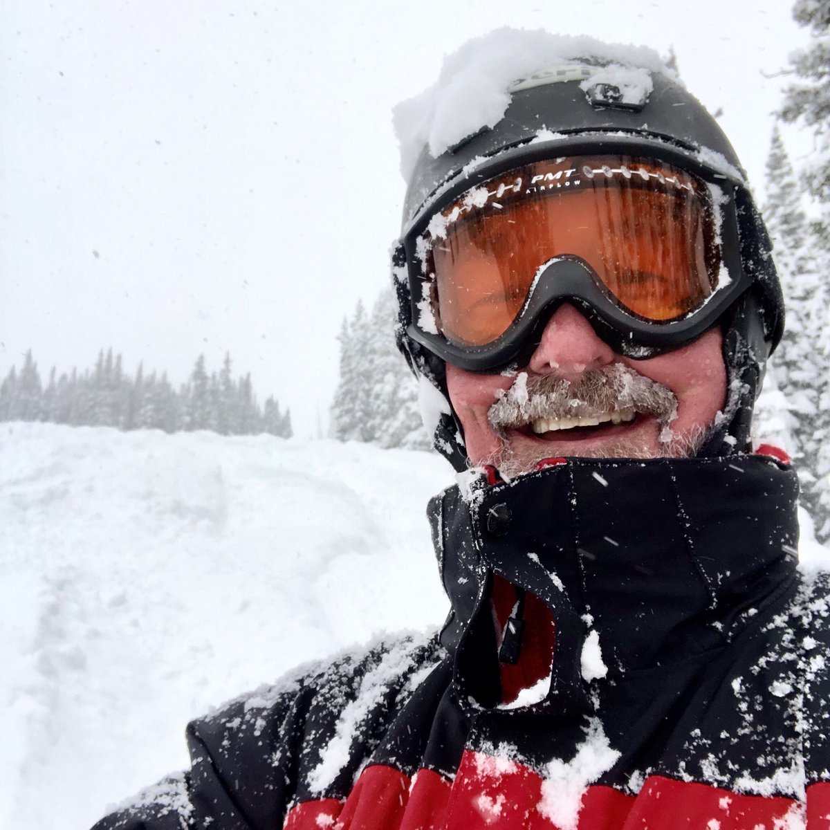 CMoneyKS's tweet image. Just took the 2 most epic powder runs and the most epic powder cartwheeling crash of my life AND IT WAS AWESOME. Knee- to waist-deep and it’s still falling. #Corsair #MostDifficult #BlackDiamond #PowderDay #PowPowDay #Crash #Moguls #SteepAndSoft #Skiing