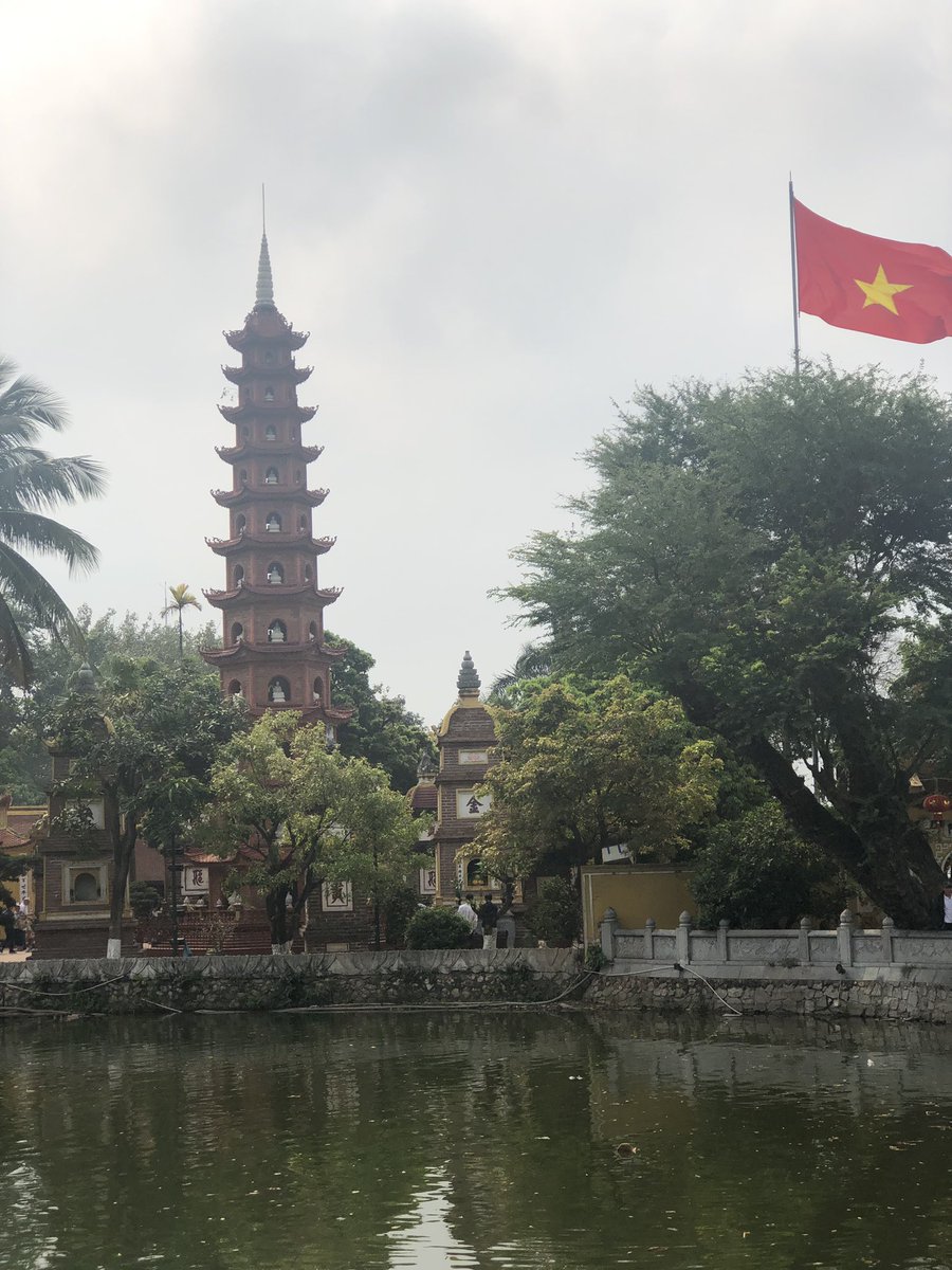 dopenguyen's tweet photo. Hanoi in 4 photos. Love my country 🇻🇳 https://t.co/QyHH9Rkrio