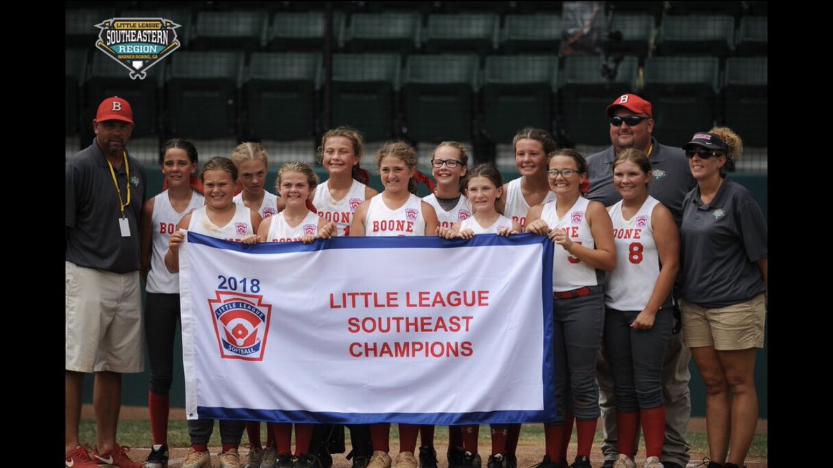 Champs @LittleLeague SE Regionals 2018. #hitchicks #girlswithgame #fastpitch #softball #DBLL https://t.co/7LouEoKVhe