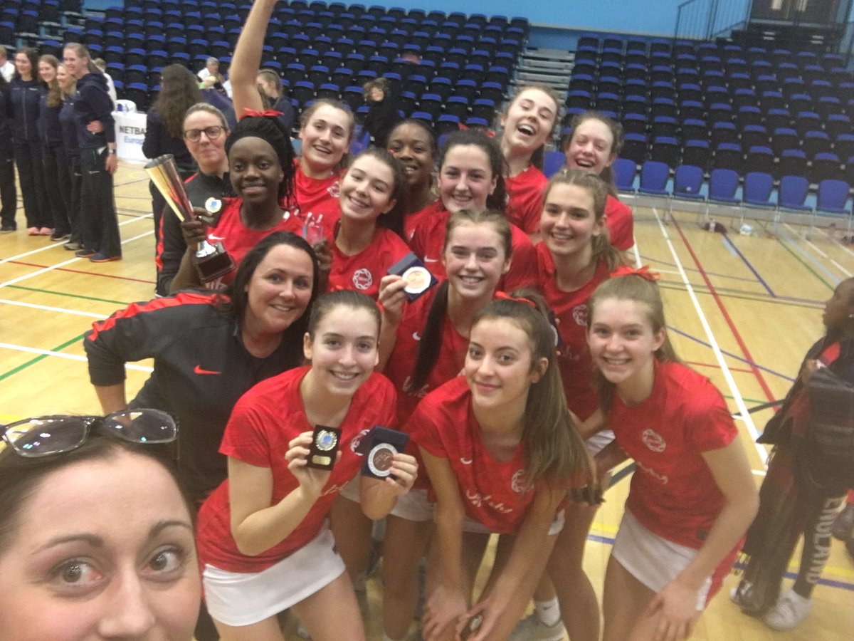 sheonahforbes's tweet image. 🌹🏴󠁧󠁢󠁥󠁮󠁧󠁿 PROUD 🏴󠁧󠁢󠁥󠁮󠁧󠁿🌹 #YoungRoses #NE2019 #Champions #SmashedIt @EnglandNetball @Toriburgess86