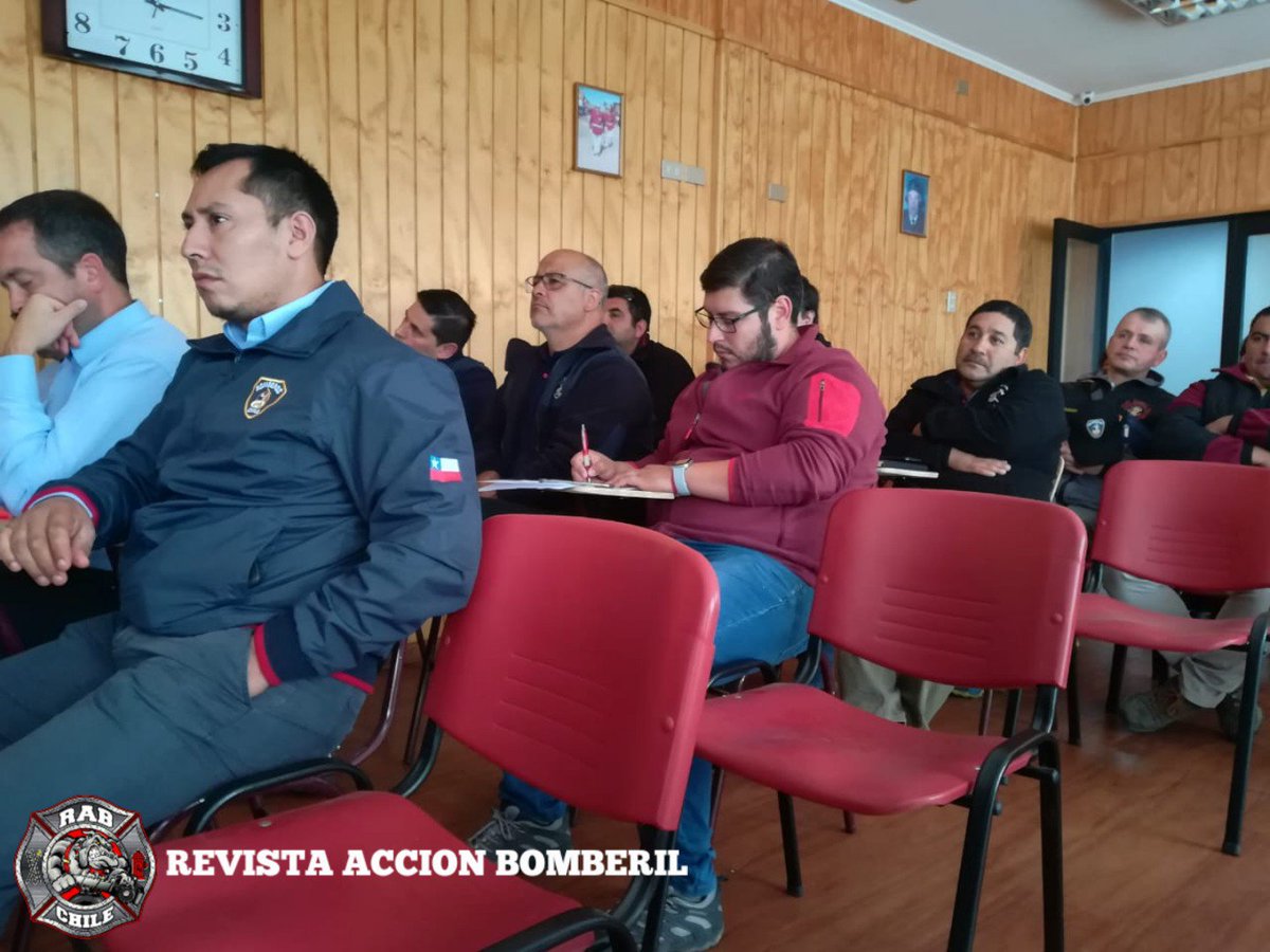 RABCHILE's tweet photo. BOMBEROS REGIÓN DE LOS RIOS
Ahora #Rab31 se encuentra en reunión técnica para orientacion de Comandantes con S.N.O. y G.T.O. en el que participan comandantes de los 20 C.B. de la Región de Los Ríos. Actividad realizada en dependencias de laPrimera Compañía C.B. Paillaco.
#RAB https://t.co/NlsMM8LyrM
