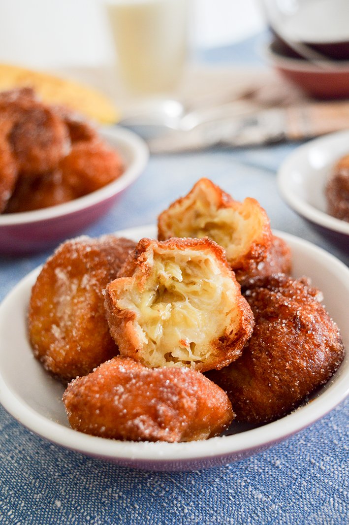 Amandiseee's tweet photo. J-2 avant Mardi Gras mes gourmands !🤗😍 Vous êtes plutôt team beignets à la banane🍌 ou au caramel ? 😋
C'est une nouvelle recette sur https://t.co/KrFqRav5Dt👉 https://t.co/3IxqOC0DUA
.
#beignets #conticini #mardigras #gourmandise #pastry #amandise #blogfood https://t.co/cAAtgWMOgT