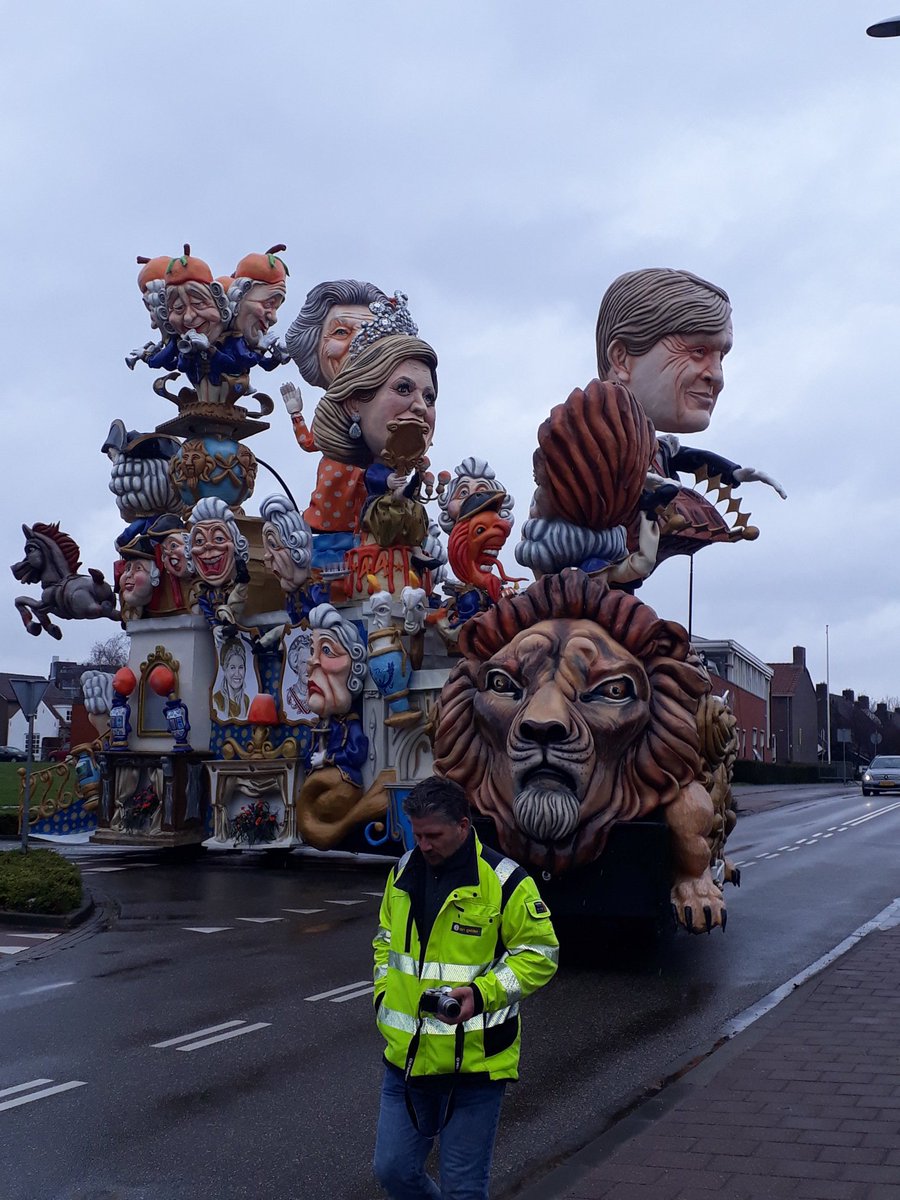 Weer een fantastische optocht mogen beleven in #faantelaand. Samen met omliggende dorpen #haaykaant #potteschijters #knusterooiers  maken we hier de mooiste optocht van Brabant. Dat kunnen de grote steden nog een puntje aan zuigen! #fijnfisjenie!