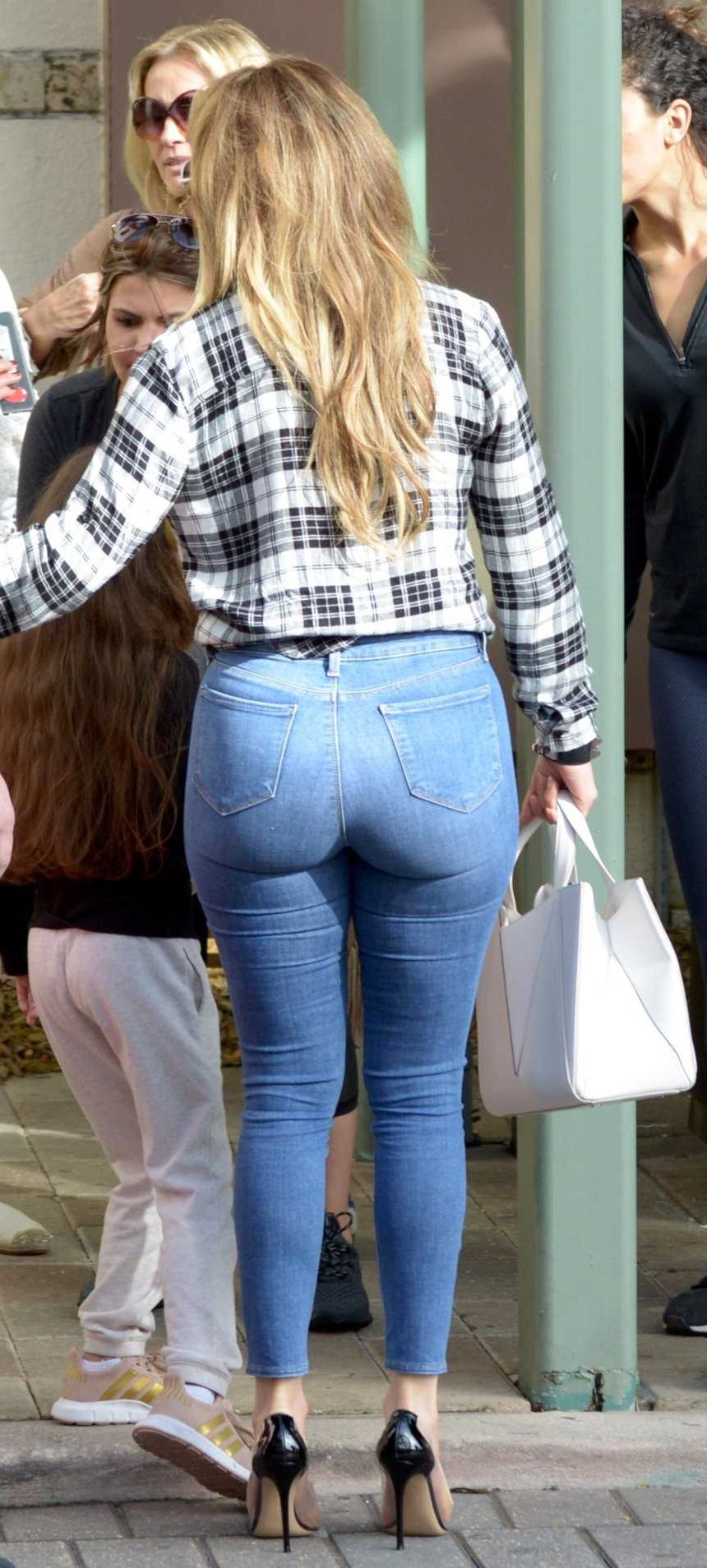 Celebrity Fan 🇫🇷 on X: "Jennifer Lopez in Jeans !😋😋😍 🍑🍑 #6 https://t.co/KcdLbR5VV9" / X