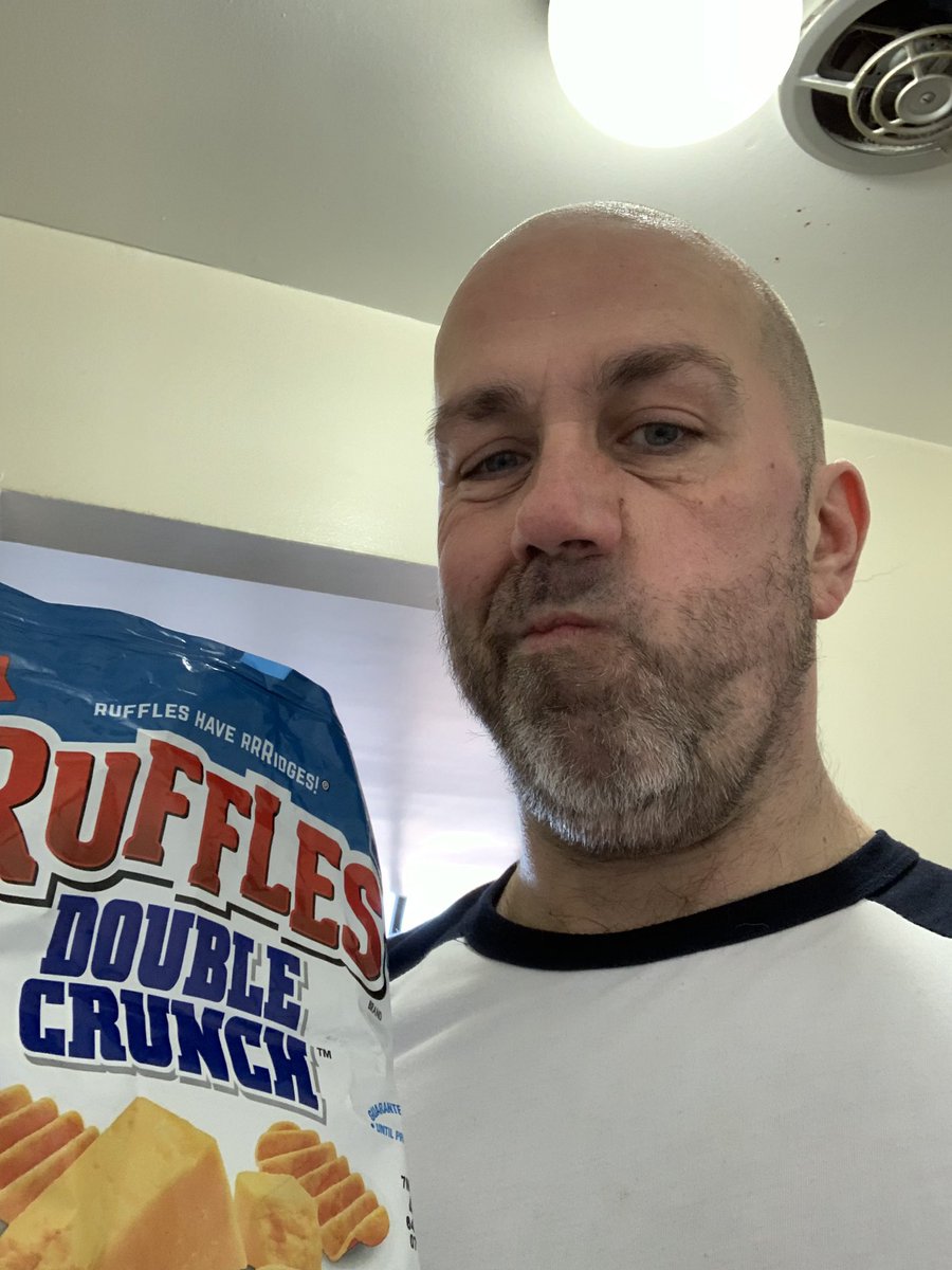 nonteentitan's tweet photo. Your claim of #DoubleCrunch is questionable, Ruffles https://t.co/gBAr950MsL