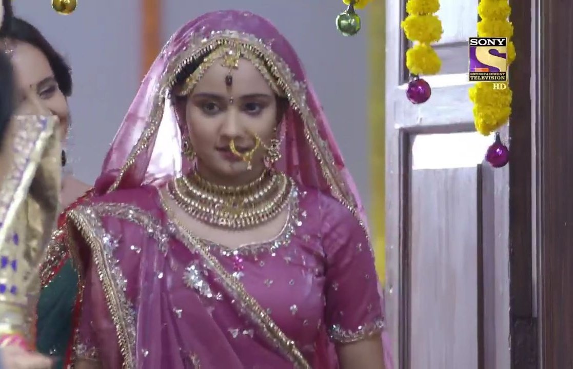 THE FAIRYTALE PRINCESS BRIDE!N looked so angelic,no wonder S was spellbound. The simple, good girl who sweared to never fall in love defied it & fell for the most eligible bachelor, polished his goodness & 4 yrs later was set to take his name & life over. #YehUnDinonKiBaatHai