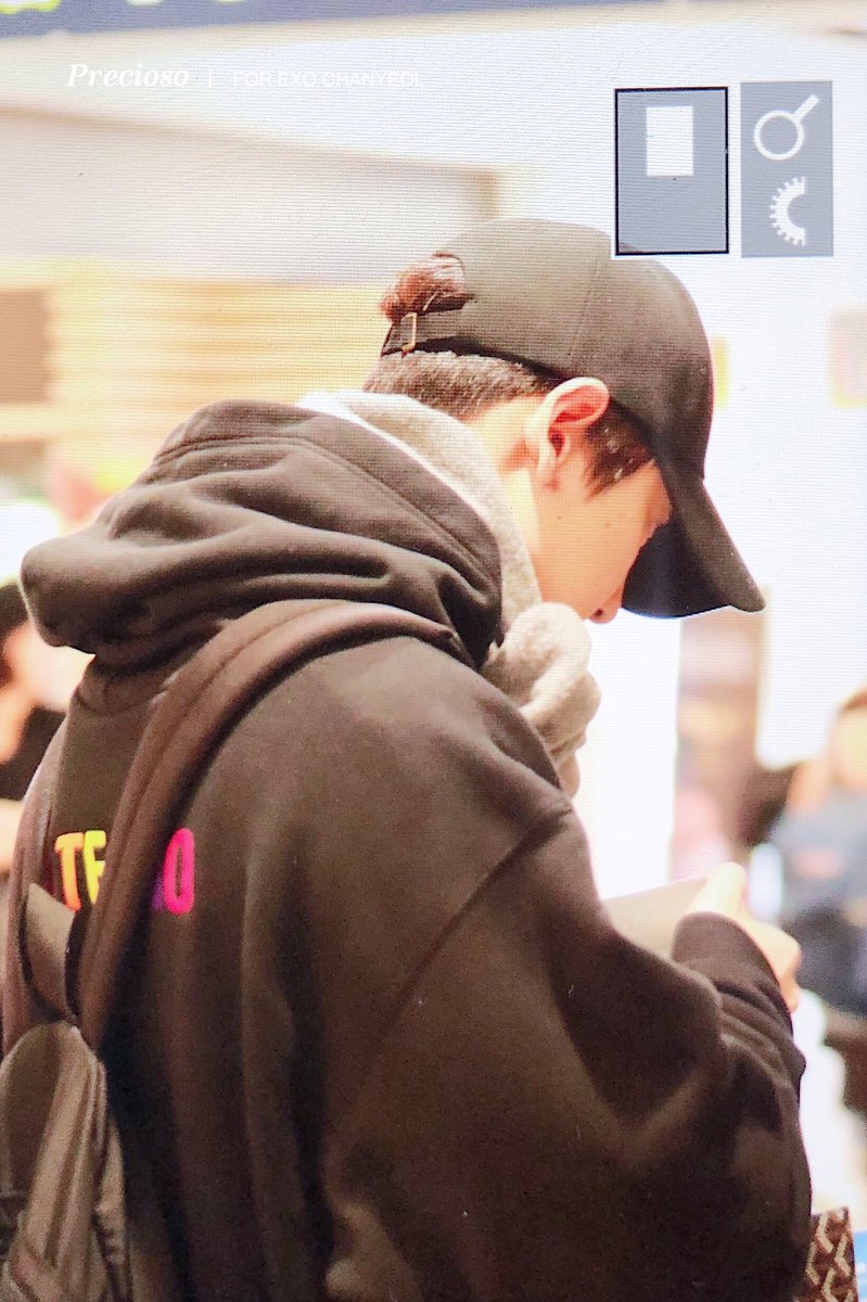 190303 파리공항 찬열이♡ 
한국갑니당
#UltimateTommyBoyCHANYEOL 
#Tommyboy #찬열 #CHANYEOL #엑소 #Chanyeol #TwitterBestFandom⁠ #SoompiAwards #TeamEXO #EXO @weareoneEXO