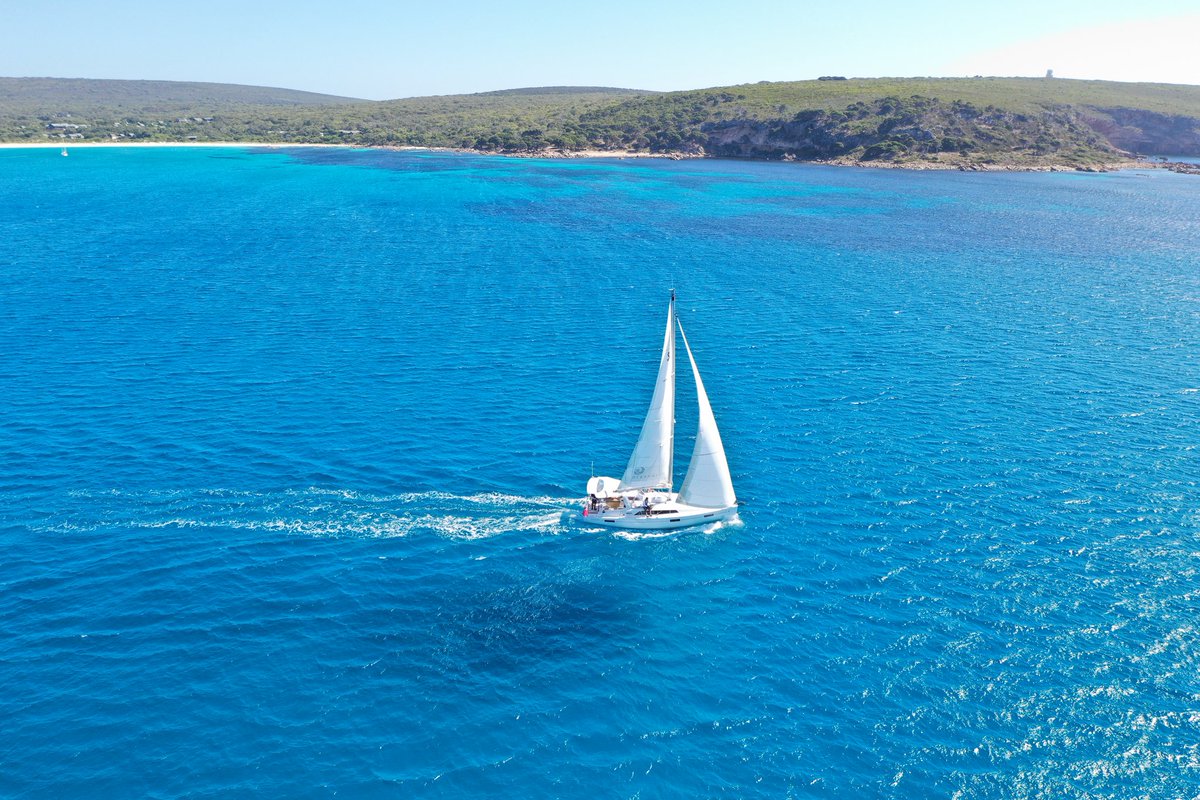 viaggiatori's tweet image. Eagle Bay, Western Australia - La bellezza di questa costa è impareggiabile.. E che bello scoprirla con una barca a vela (magari la prossima volta..)

#nonsoloturisti #movesafe