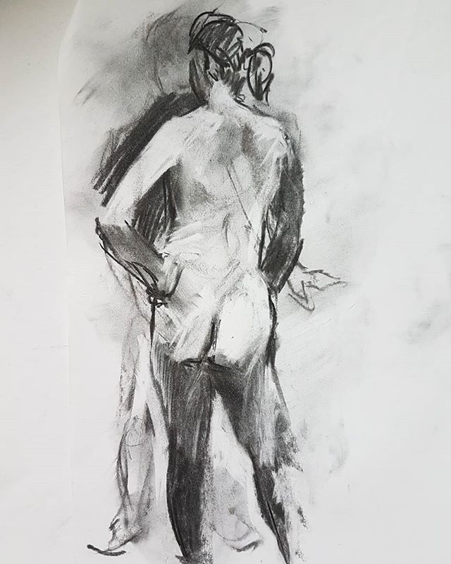 antharding's tweet image. Another from the stash of ancient charcoal studies. I do miss it.

#art #lifedrawing #charcoaldrawing #charcoal #figuredrawing #pencildrawing #stilllife #illustration #gallery #artist #artistsoninstagram #drawmore ift.tt/2VBrdKL