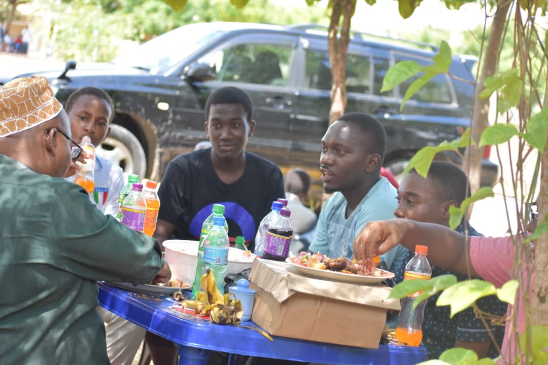 shamsiyeboys's tweet photo. "The strong collaboration of parents with school authorities can lead to increase improvement in both physical,moral and academical perfomance of the school"
#Parentsvisiting
#shamsiyeschools.
#accesstosuccess https://t.co/W58avcr7L4