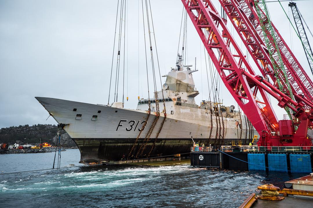 VirpiHeikkila's tweet photo. kuvia pinnalta ja aluksen sisältäkin 1.3. - 2.3.
#KNMHelgeIngstad #nousee
#F313 #AkuAnkanepäonnennumero https://t.co/DOFO5g8H7i