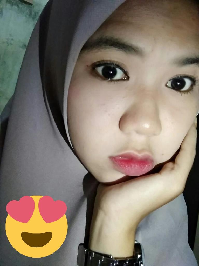 UmiChip's tweet photo. Siapakah dia bersamamu.. https://t.co/FC3fhSDXgO