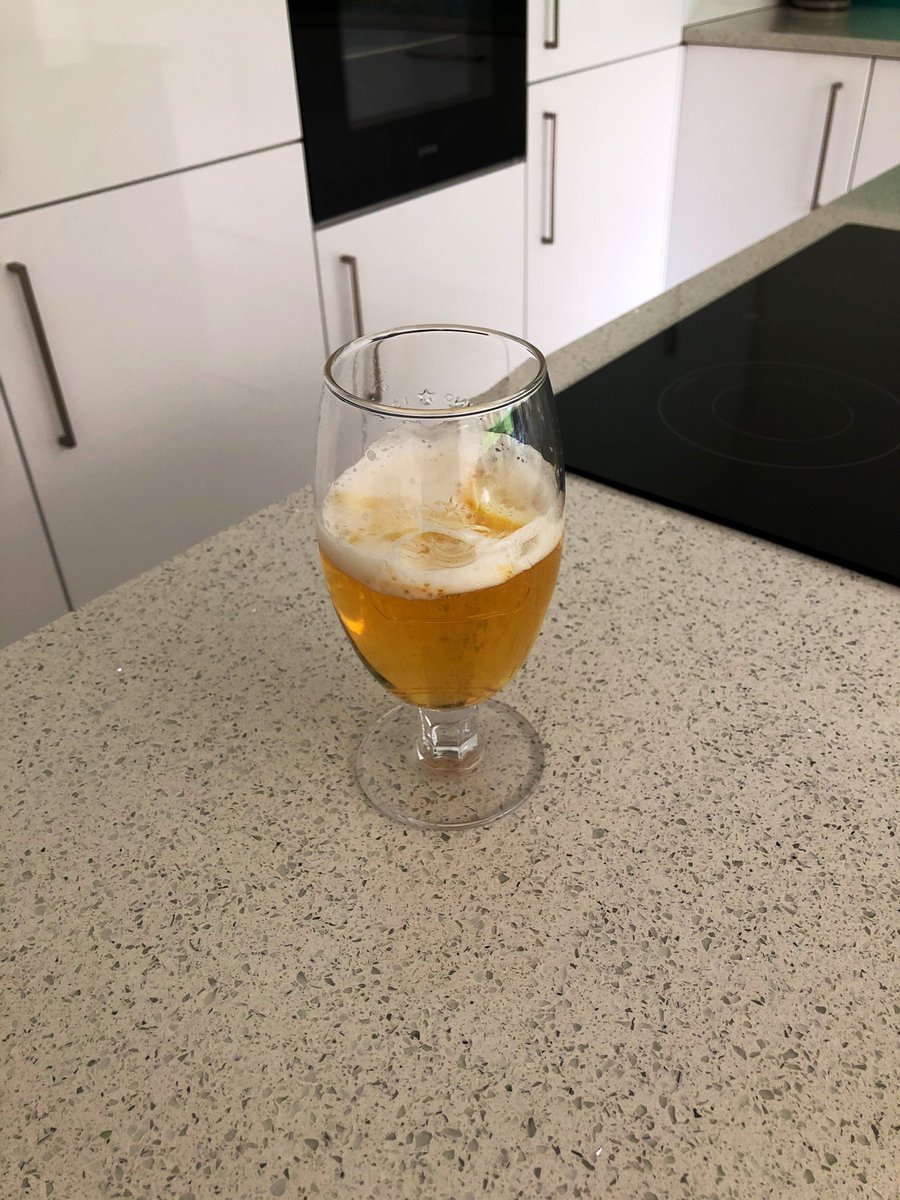 frgsn99's tweet photo. @duncastley @GazAstley @ChrisWhitaker_ @DLA_23 #playerrecovery chocolate milkshake #mangerrecovery beer #Robbed #cuprun #Darwenrangers beat 3-2 π€― superhero needed #sundyDinner https://t.co/8zisYXHOAe