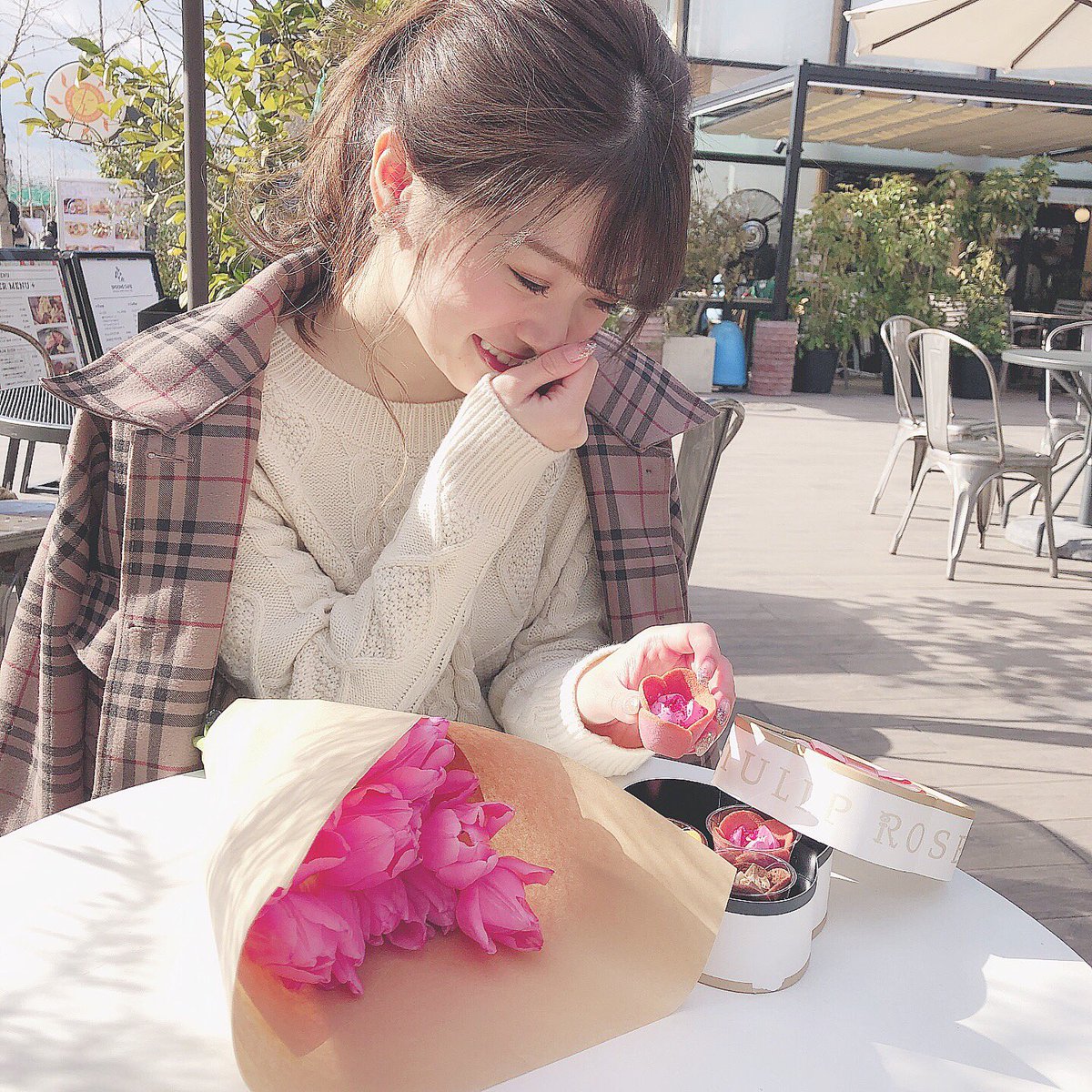 rrrikaii's tweet photo. 私は数ヶ月前までカメラの前で笑うのがめっちゃコンプレックスやった、、 可愛く笑えないし、カメラの前ではカッコつけた顔がいい(固定観念)て思い続けてた、、でも今、幸せやのにカメラロールに笑った写真がないってなんか寂しい！！て自分の中で考え方が変わってきたの😂 https://t.co/rc2oNENZbl