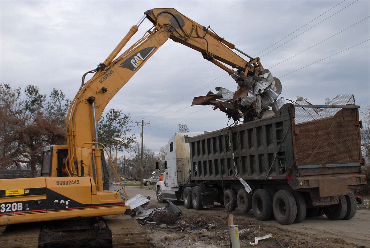 ExpertHE's tweet photo. Cat 320B in Cameron, LA
#Cat #320B https://t.co/ZcB8EWyXGN