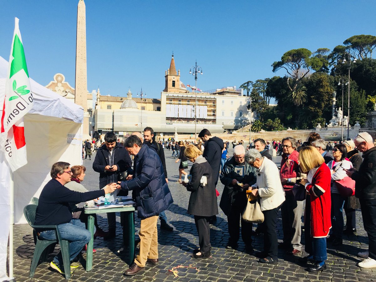 CarloCalenda's tweet image. Scrutando...tantissima gente, daje! #primariePD