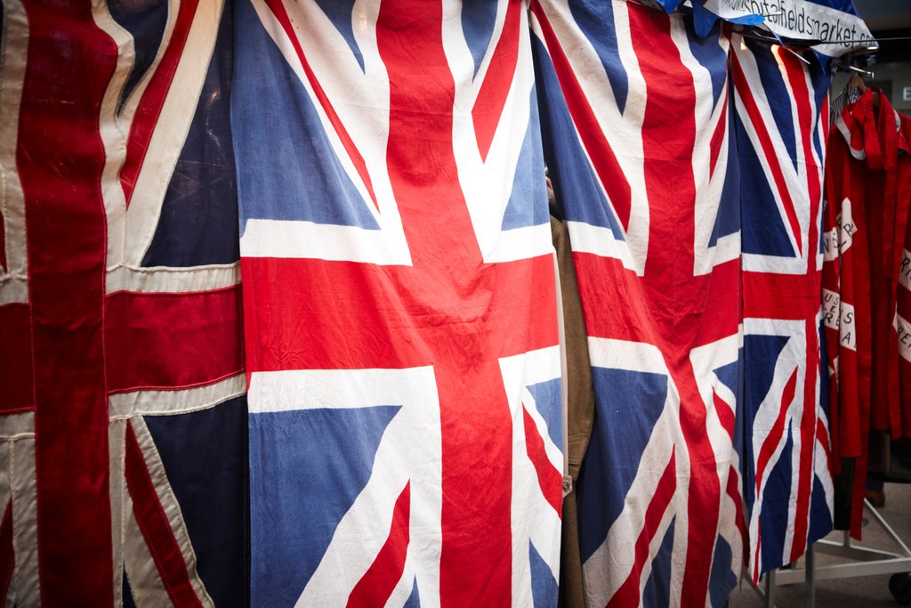 FAFWanderlust's tweet photo. Brits and Americans might speak the same language, but there are plenty of British words, phrases, and slang that mean something totally different in America. 
.
#london #visitlondon #visitunitedkingdom #vacationplanning #DivasPassportsandStilettos https://t.co/RN1ZFvotSR
