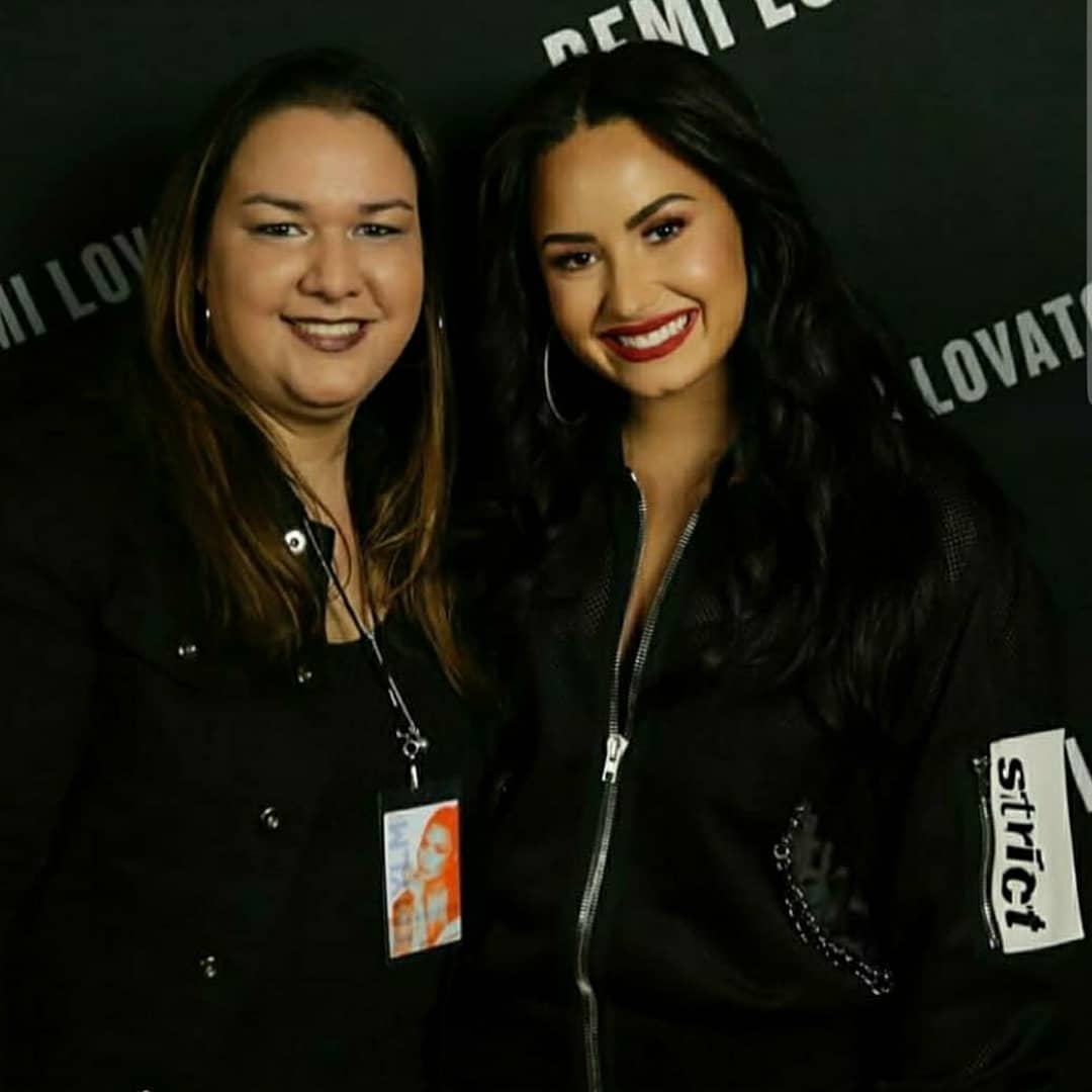 QbanLovatic's tweet image. WOW!Exactly one year ago today,I met one of the most important people in my life. @ddlovato ❤ Someone who has inspired me musically, &amp;amp;personally. I still remember how nervous I was but didnt want that to ruin my opportunity to let her know how much she meant to me.#willnever4get