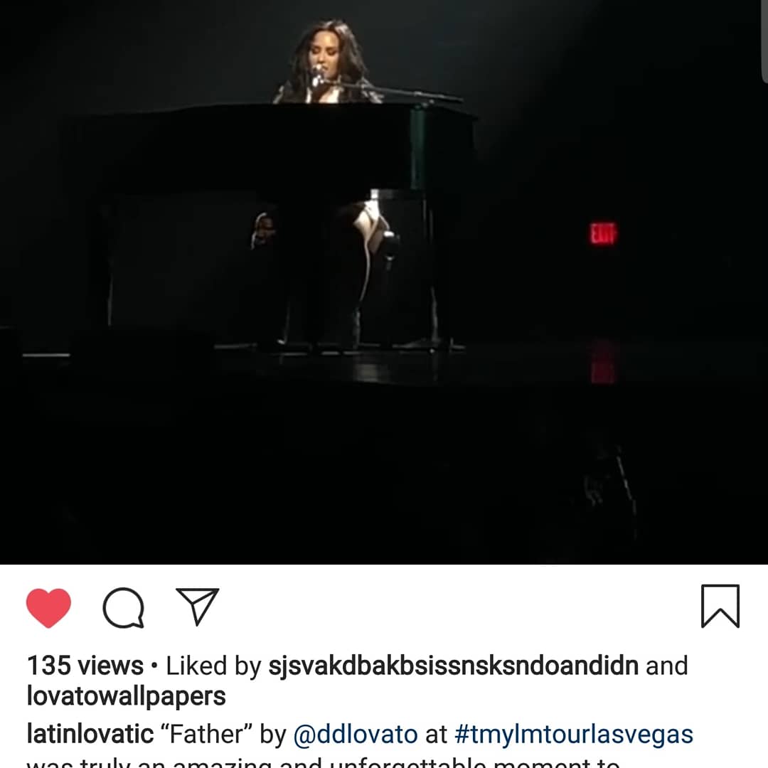 QbanLovatic's tweet image. WOW!Exactly one year ago today,I met one of the most important people in my life. @ddlovato ❤ Someone who has inspired me musically, &amp;amp;personally. I still remember how nervous I was but didnt want that to ruin my opportunity to let her know how much she meant to me.#willnever4get
