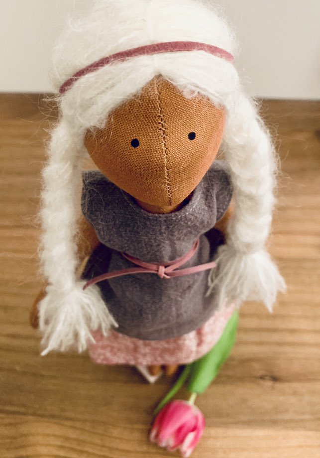 Lovely Girl! Spring is coming🌷