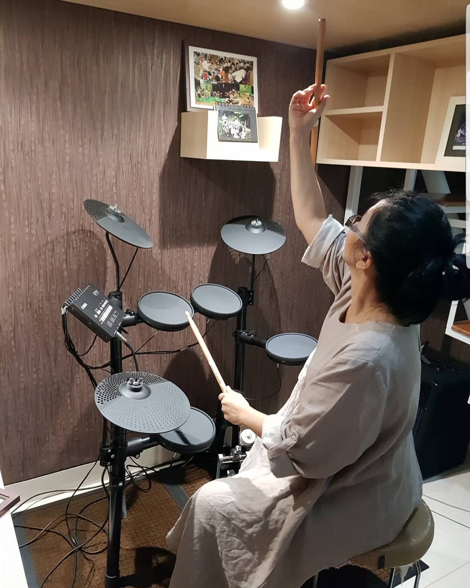 My wife (having so much fun) Queen's song .... #sunday #familytime #yamaha #dtx #electricdrum