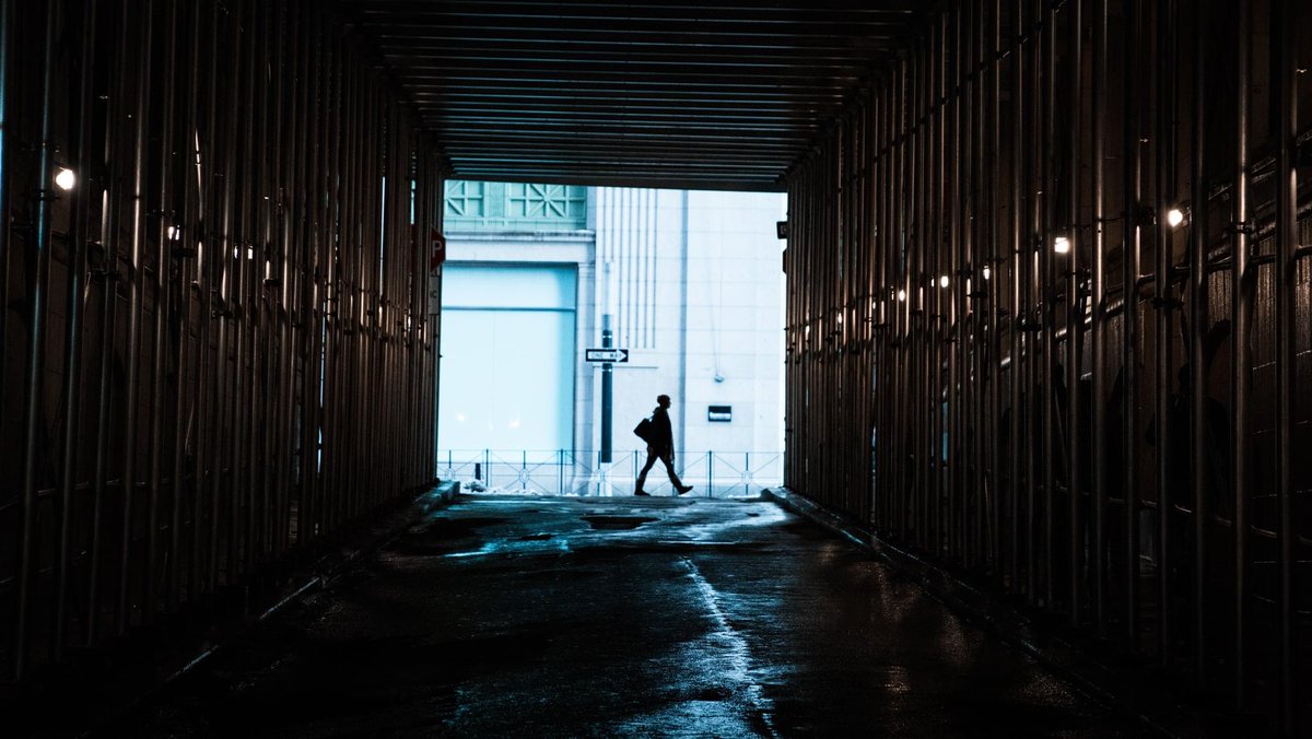 OracleCloud's tweet image. Don’t just walk in your #customers’ shoes, help them find new ways to make those shoes run. @Oracle’s Braden Kelley and Adam Radziszewski on 7 steps to building stronger #sales relationships with human-centric #ProblemSolving: ora.cl/Dl0CH via @innovate @adamrnj