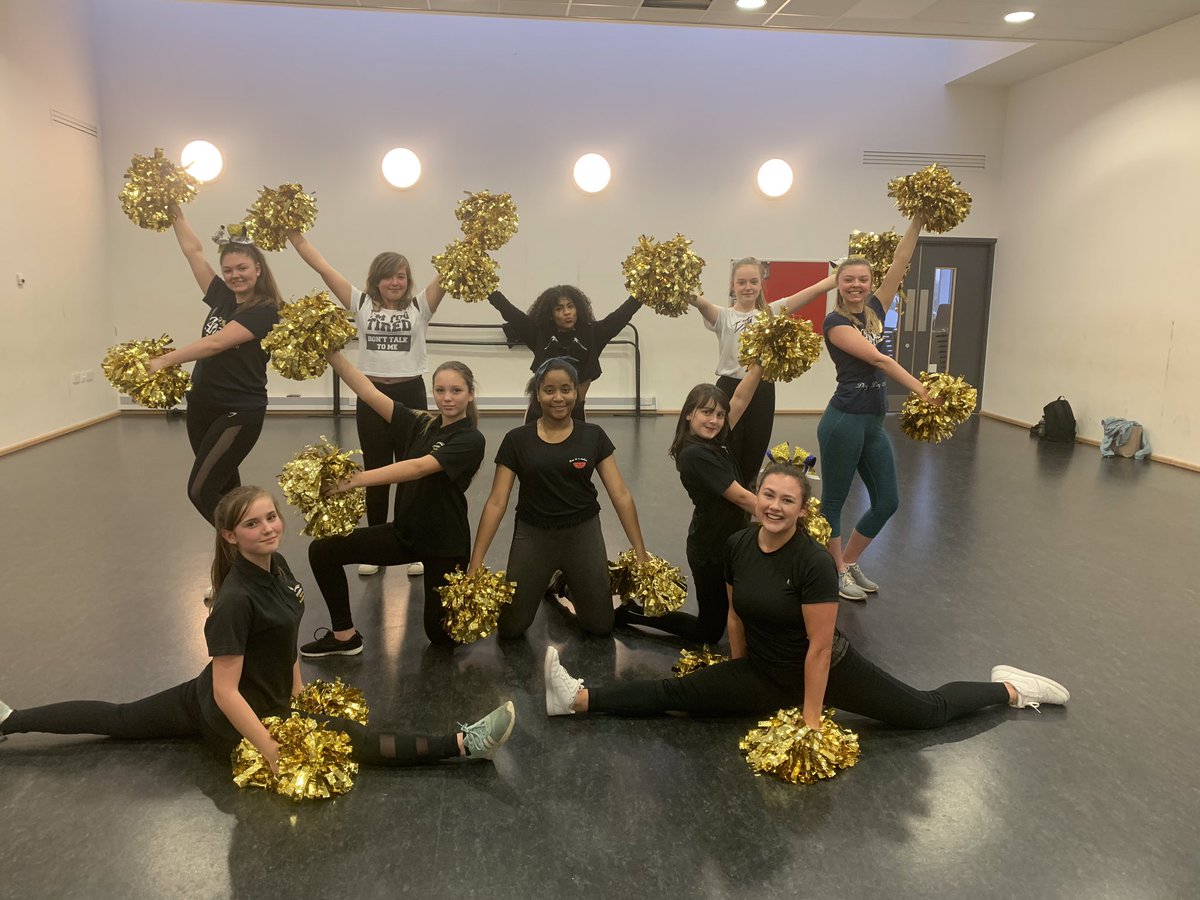 MissBradshaw_VM's tweet photo. The girls are loving cheerleading! Thank you so much to the @UEAangels  for their fantastic sessions! @ueasport @VictoryAcad https://t.co/OiMl85auIs