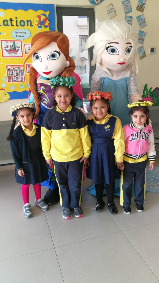 veeteeteach's tweet photo. @IanGould5 @livewellcamhs Hope your Sunday was lovely! I had fun with some of my children and a few surprise guests! #SpringIntoLearning
#LookingGoodLadies https://t.co/epbQ5iRBGj