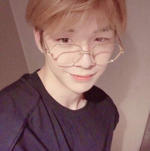 CREAMBODY_KD's tweet photo. 너만 믿어요🖤 기다리고 있어요 🖤
솔로 대뷔 기대하고 있어요 🖤 
그동안 많이 고생했어요🖤 그리고 미안해요 
#ForeverWithDaniel #강다니엘 #KangDaniel https://t.co/k5PXC2Z9wI