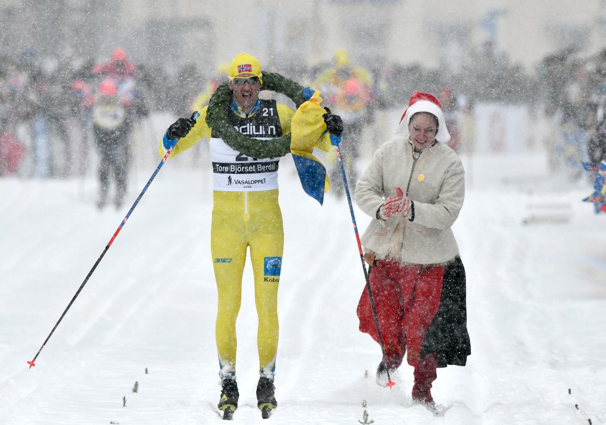 FisWLC's tweet photo. Tore Bjørseth Berdal from Norway 🇳🇴 wins 2019's Vasaloppet! 
2nd: Stian Hoelgaard 🇳🇴
3rd: Torleif Syrstad 🇳🇴
@vasaloppet 
@torebb @SHoelgaard https://t.co/zRT4wrMkGE