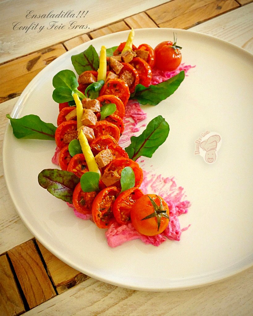 HumbyChef's tweet photo. #Receta ¡¡¡#ENSALADILLA!!! CONFIT y #FOIEGRAS | #HumbyChef | #CocinaFusion | #SinGluten | #España
#ComanBienYSeanFelices... @HumbyChef
#Patatas #Zanahoria #Remolacha #Aceitunas #Mostaza #sal #Pimienta #Tomate #Ajo #Orégano #Azúcar #Comino #CocinaItaliana https://t.co/ypmuvblPnU https://t.co/xNrw8MVhKT