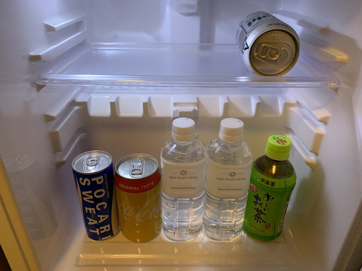 溝呂木 奏 ロギー ここ最近慌しさと今日は雨の中電子ピアノ持って電車移動 明日も合わせだから 意を決してホテル宿泊にしました 何もないだろうなーと思って冷蔵庫開けたら飲み物完備されてて泣きそうになったわさ 京王プラザホテル八王子