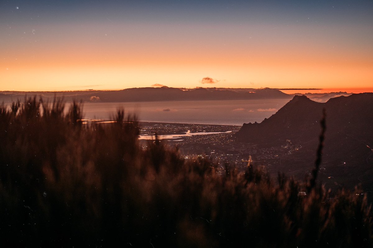 bartzchelsea's tweet photo. Weekly Hikes Pt. 5 - Elephant Eye Cave 🐘
Another beautiful sunrise spent up in the mountains, this time traversing through the fog shrouded Silver Mine Nature Reserve. #elephanteyecave #capetowntrails #hikingcapetown #capetown https://t.co/37lmN5Uwq2
