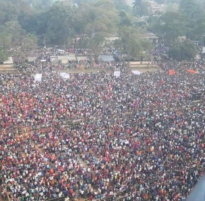 BjpSanjayGupta's tweet photo. NDA द्वारा आयोजित ऐतिहासिक संकल्प रैली में भारत के यशस्वी,पराक्रमी प्रधान सेवक मा नरेंद्र मोदी जी को सुनने के लिए उमड़ी 5 लाख से ऊपर उत्साहित लोग बारिश के बावजूद डटे रहे।आप सब लोगो को रैली की ऐतिहासिक सफलता के बहुत बहुत बधाई व धन्यवाद।#phirEkBaarModiSarkar #ModiHaiTo MumkinHai https://t.co/tAiirQ0sne