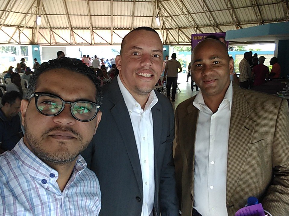 migapich's tweet photo. Previo a la #AsambleaCandidatosLF de la Circunscripción 2 de SDE con los compañeros @wallynet3 y @reymund6 https://t.co/qHdwjLdaVR