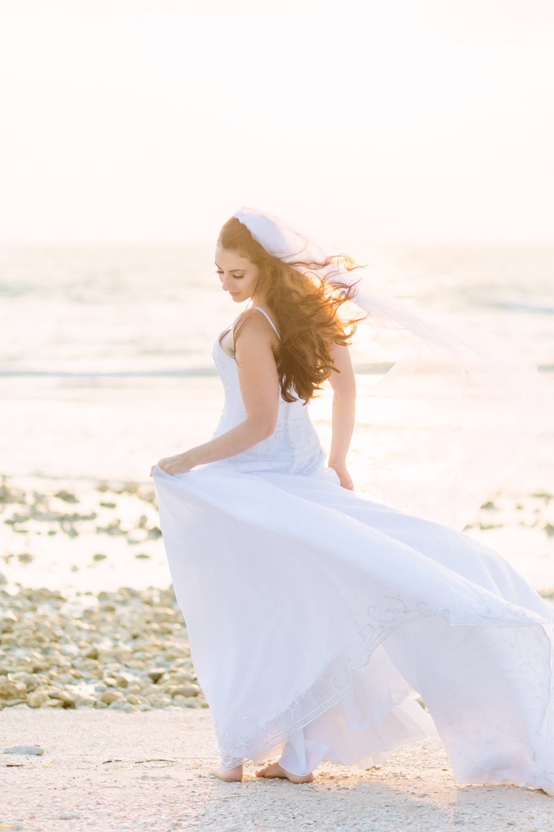 Can’t wait to get back to #StPete & enjoy some sunshine! 🧡🌊🌴#floridaweddingphotographer #clearwater