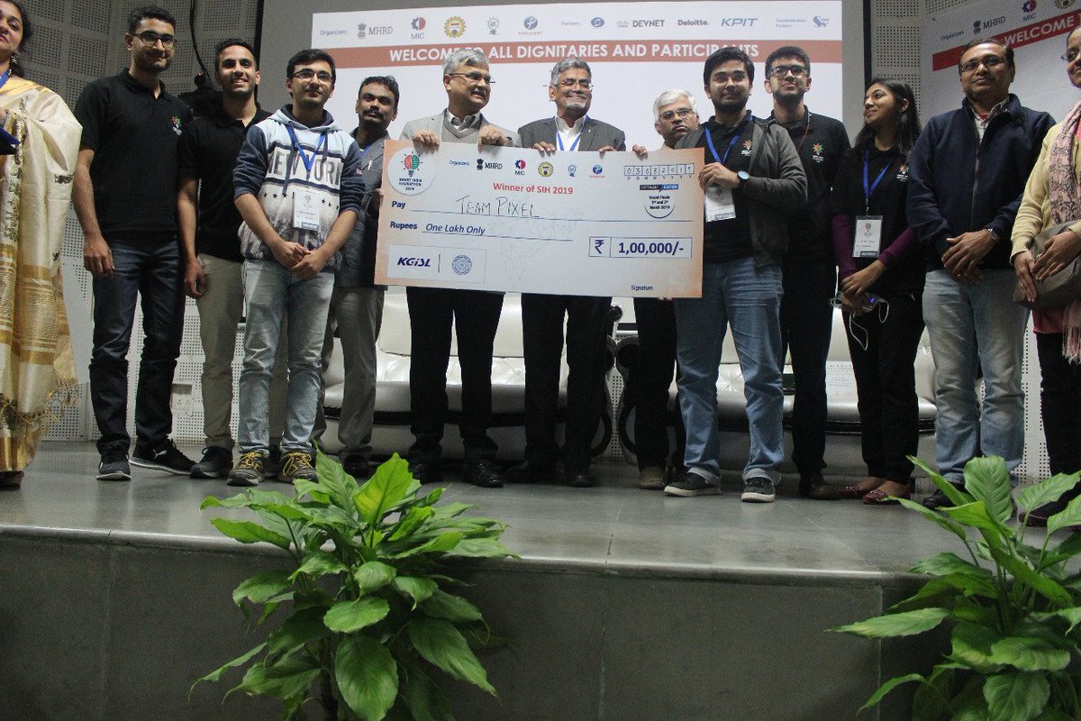 Director_IITR's tweet image. Congratulations to #TeamPixel for hacking the #ProblemStatement on “Invoice Processing using RPA” from @nmims_india in #SIH2019GrandFinale #SoftwareEdition at #IITRoorkee @HRDMinistry @Persistentsys @AICTE_INDIA @adsahasrabudhe @PrakashJavdekar @PMOIndia @narendramodi @SIH2019