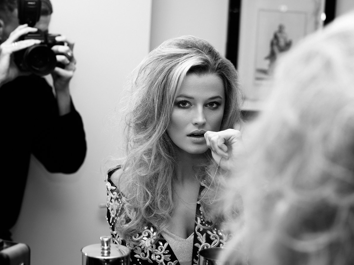 1883Magazine's tweet photo. We meet actress @lily_travers to hear about her role of Duchess #SophieMonmouth in the 3rd series of @VictoriaSeries @ITV
//
In #1883magazine #EXPOSEDISSUE via https://t.co/AcxAx4cSG5
//
📸@josephsinclair 👗@KrishanParmar_ 🏠@TheLaslett #lilytravers #Victoria3 #VictoriaITV https://t.co/NUC3K3pdLc