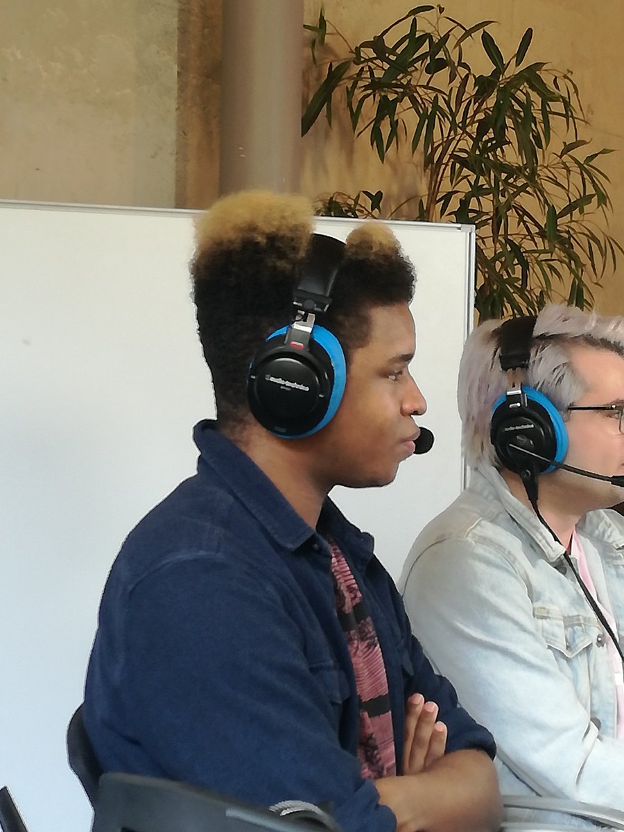 Bowie_Alexander's tweet photo. "The issue with being a commentator and having wonderfully floofed hair" Starring @Virum_SD #TechRepublicIV https://t.co/bsiKgm5IJp