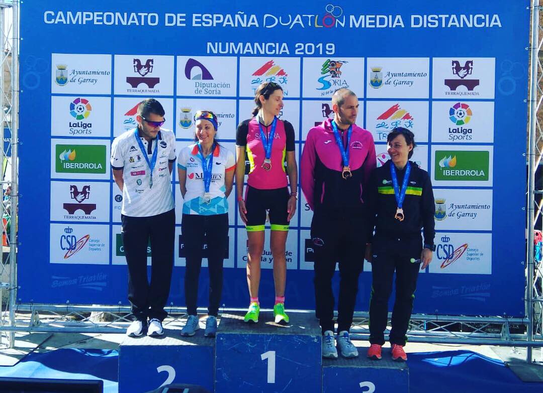 CalifasdeHierro's tweet photo. Grandes nuestros #califasdehierro en Campeonato España de Duatlón Media Distancia, siendo @bonillovic 🥉 y @fjggranado 4️⃣ de su categoría #orgullocalifa #familiacalifa https://t.co/8FnpagTMpj